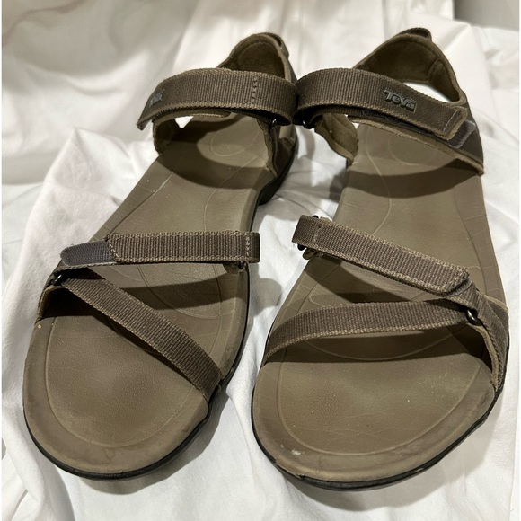 Teva Women’s Sandals, size 9 - Picture 3 of 3